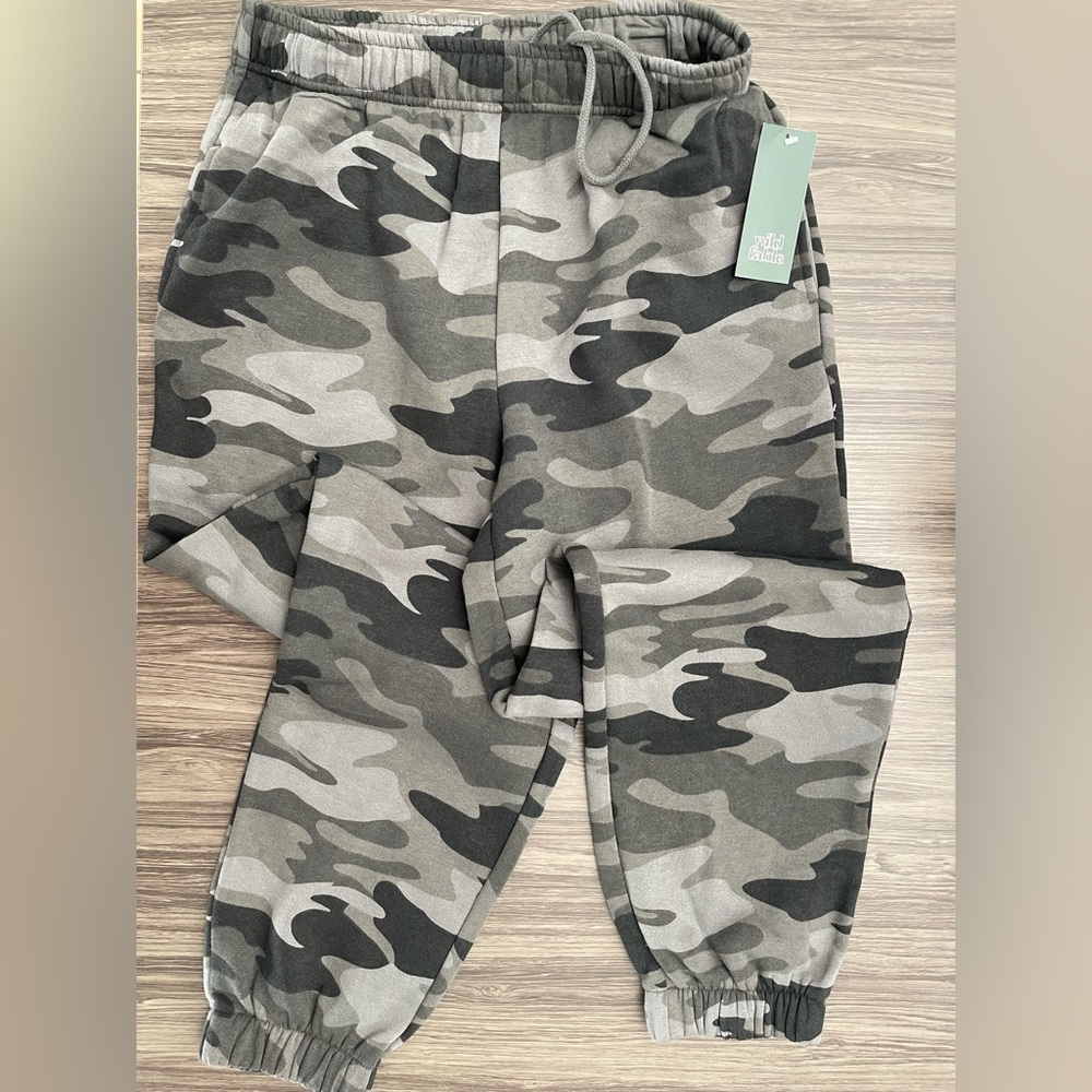 🌟3 for $35🌟 High rise Green Camo Sweatpants